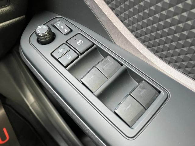 �L�X�Ƃ������ԏ�����p�ӂ��Ă���܂��̂ŁA�^�]�����ȕ��ł������S���������B�܂��A��^�̉������������܂��̂ŁA�J�ɔG��邱�ƂȂ����ړ��ł��܂��B