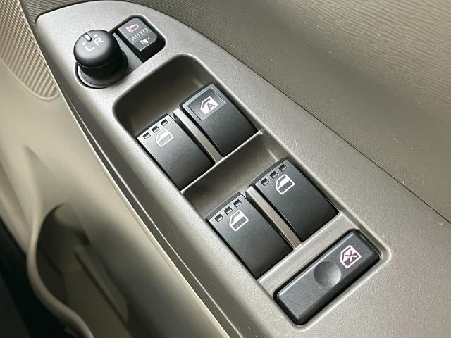 タント Ｘ　ＳＡＩＩＩ　キーフリーシステム　パワースライドドア（左側）　オートエアコン（プッシュ式）　オートライト　ハロゲンヘッドランプ　マルチインフォメーションディスプレイ（6枚目）