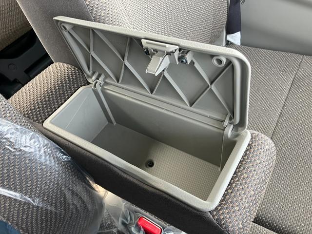 タント Ｘ　ＳＡＩＩＩ　キーフリーシステム　パワースライドドア（左側）　オートエアコン（プッシュ式）　オートライト　ハロゲンヘッドランプ　マルチインフォメーションディスプレイ（15枚目）