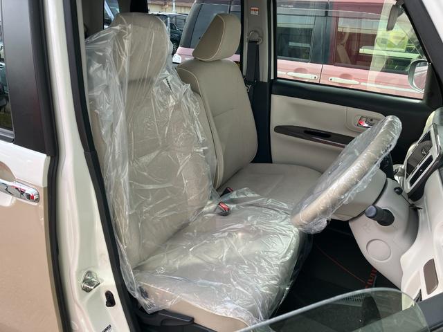 ムーヴキャンバス ＧメイクアップＶＳ　ＳＡＩＩＩ　１４インチフルホイールキャップ　ＬＥＤヘッドランプ　キーフリーシステム　両側パワースライドドア　オートエアコン（プッシュ式）　オートライト　置きラクボックス（13枚目）