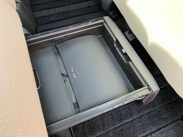 ムーヴキャンバス ＧメイクアップＶＳ　ＳＡＩＩＩ　１４インチフルホイールキャップ　ＬＥＤヘッドランプ　キーフリーシステム　両側パワースライドドア　オートエアコン（プッシュ式）　オートライト　置きラクボックス（24枚目）