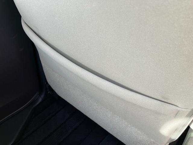 ムーヴキャンバス ＧメイクアップＶＳ　ＳＡＩＩＩ　１４インチフルホイールキャップ　ＬＥＤヘッドランプ　キーフリーシステム　両側パワースライドドア　オートエアコン（プッシュ式）　オートライト　置きラクボックス（30枚目）