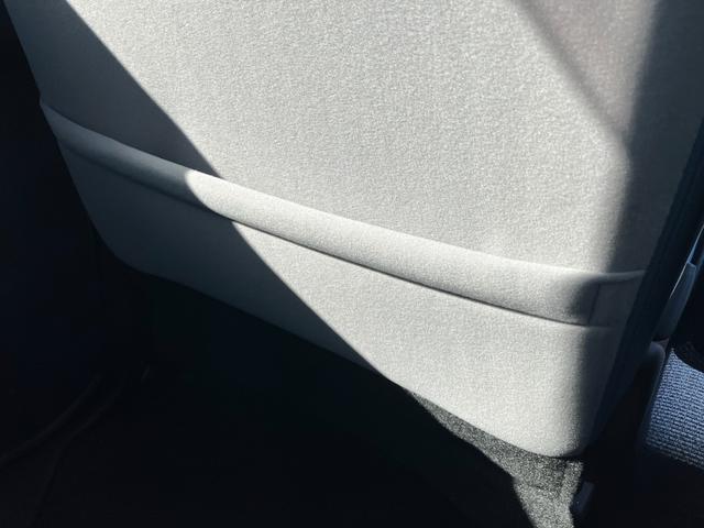 ムーヴキャンバス ストライプスＧターボ　１４インチフルホイールキャップ　ＬＥＤヘッドランプ　ＬＥＤフォグランプ　ホっとカップホルダー　両側パワースライドドア　キーフリーシステム　プッシュボタンスタート　ＵＶカットガラス（12枚目）