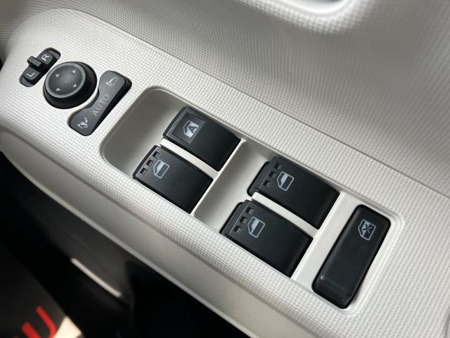 ストライプスＧ　１４インチフルホイールキャップ　ＬＥＤヘッドランプ　ＬＥＤフォグランプ　ホっとカップホルダー　両側パワースライドドア　キーフリーシステム　プッシュボタンスタート　ＵＶカットガラス（画像30）
