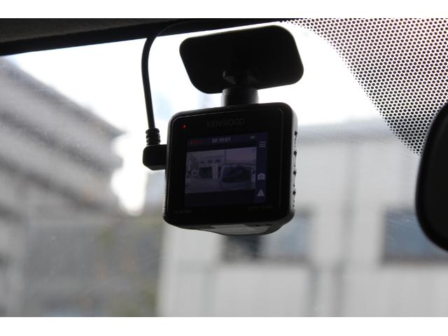 NV350キャラバンバン ロングライダープレミアムGXターボ PS PW AT 後席エアコン TVナビ ETC Dレコ レーダー バックカメラ 後席モニター シートカバー ベッドキット ローダウン 外品AW 両側スライドドア(17枚目)