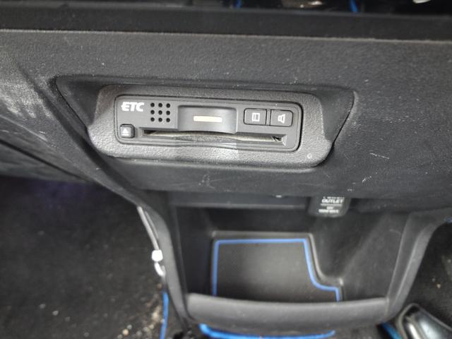 フリード Ｇ　ハイウェイエディション　ナビ　フルセグＴＶ　Ｂｌｕｅｔｏｏｔｈ　Ｂカメラ　フリップダウンモニター　ＥＴＣ　ＨＩＤ　両側電動ドア　Ｄレコ　デジタルインナーミラー　キーレス（10枚目）
