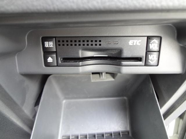 ノア Ｓ　ナビ　フルセグＴＶ　Ｂカメラ　ＥＴＣ　ＨＩＤ　アルミ　両側電動ドア　スマートキー（9枚目）