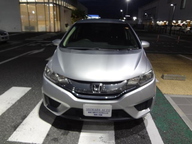 フィットハイブリッド Ｆパッケージ　純正ナビ　フルセグＴＶ　Ｂｌｕｅｔｏｏｔｈ　バックカメラ　ＤＶＤ再生　ＥＴＣ　スマートキー（2枚目）