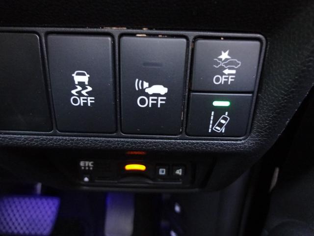 ステップワゴンスパーダ スパーダハイブリッド G・EX ホンダセンシング 純正9インチナビ フルセグTV Bluetooth 全方位カメラ フリップダウンモニター ETC LEDヘッド アルミ 両側電動ドア Dレコ シートヒーター 衝突軽減ブレーキ ホンダセンシング(13枚目)