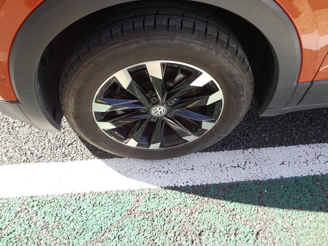 Ｔ－クロス ＴＳＩ　１ｓｔ　純正ナビ　フルセグＴＶ　Ｂｌｕｅｔｏｏｔｈ　バックカメラ　ＥＴＣ　ＬＥＤヘッドライト　アルミ　衝突軽減ブレーキ　追随機能付きオートクルーズコントロール　ブラインドスポットモニター　スマートキー（23枚目）