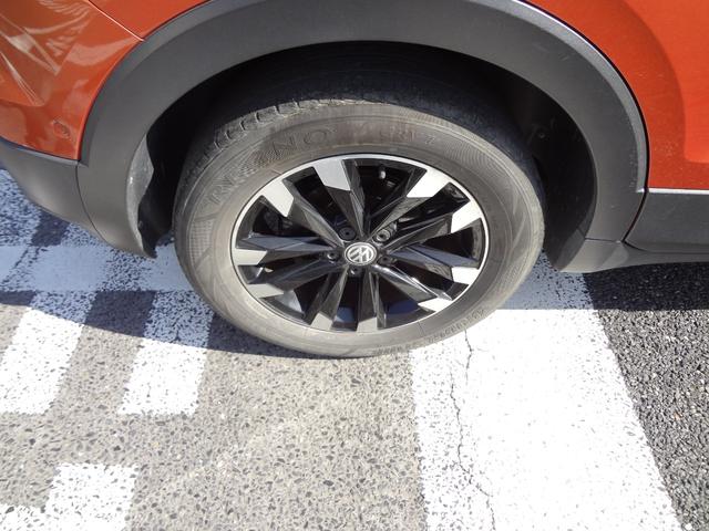 Ｔ－クロス ＴＳＩ　１ｓｔ　純正ナビ　フルセグＴＶ　Ｂｌｕｅｔｏｏｔｈ　バックカメラ　ＥＴＣ　ＬＥＤヘッドライト　アルミ　衝突軽減ブレーキ　追随機能付きオートクルーズコントロール　ブラインドスポットモニター　スマートキー（25枚目）