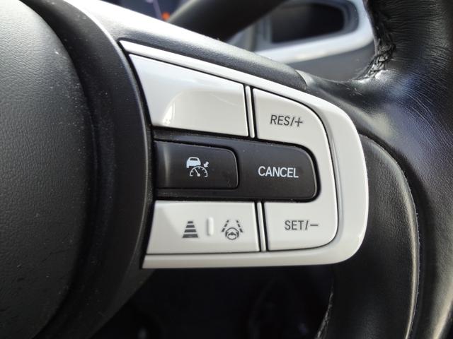 フィット ｅ：ＨＥＶホーム　９インチナビ　フルセグＴＶ　Ｂｌｕｅｔｏｏｔｈ　バックカメラ　ＥＴＣ　前後ドライブレコーダー　ＬＥＤヘッドライト　アルミ　衝突軽減ブレーキ　追随機能付きオートクルーズ　クリアランスソナー　スマートキー（12枚目）