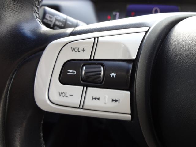 フィット ｅ：ＨＥＶホーム　９インチナビ　フルセグＴＶ　Ｂｌｕｅｔｏｏｔｈ　バックカメラ　ＥＴＣ　前後ドライブレコーダー　ＬＥＤヘッドライト　アルミ　衝突軽減ブレーキ　追随機能付きオートクルーズ　クリアランスソナー　スマートキー（13枚目）