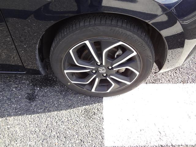 フィット ｅ：ＨＥＶホーム　９インチナビ　フルセグＴＶ　Ｂｌｕｅｔｏｏｔｈ　バックカメラ　ＥＴＣ　前後ドライブレコーダー　ＬＥＤヘッドライト　アルミ　衝突軽減ブレーキ　追随機能付きオートクルーズ　クリアランスソナー　スマートキー（24枚目）