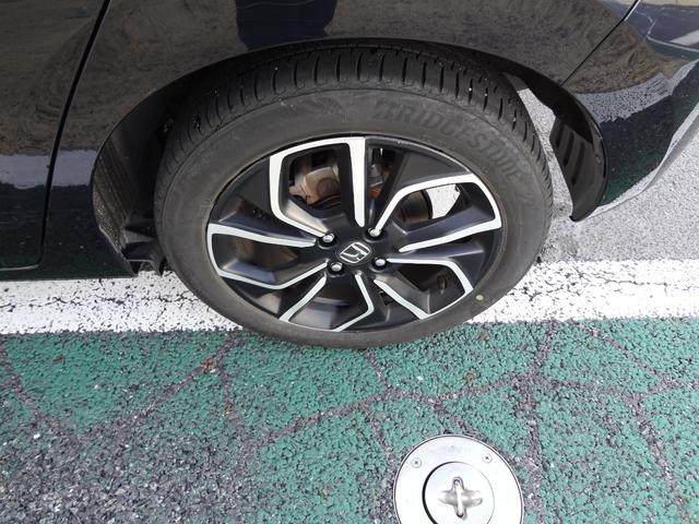 フィット ｅ：ＨＥＶホーム　９インチナビ　フルセグＴＶ　Ｂｌｕｅｔｏｏｔｈ　バックカメラ　ＥＴＣ　前後ドライブレコーダー　ＬＥＤヘッドライト　アルミ　衝突軽減ブレーキ　追随機能付きオートクルーズ　クリアランスソナー　スマートキー（26枚目）