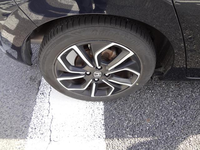 フィット ｅ：ＨＥＶホーム　９インチナビ　フルセグＴＶ　Ｂｌｕｅｔｏｏｔｈ　バックカメラ　ＥＴＣ　前後ドライブレコーダー　ＬＥＤヘッドライト　アルミ　衝突軽減ブレーキ　追随機能付きオートクルーズ　クリアランスソナー　スマートキー（27枚目）