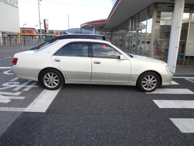 クラウン ロイヤルサルーン　プレミアム　ナビ　フルセグＴＶ　ＥＴＣ　前後ドライブレコーダー　パワーシート　クルーズコントロール　ＨＩＤ　アルミ　キーレス（3枚目）