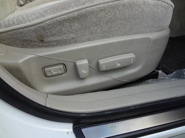 クラウン ロイヤルサルーン　プレミアム　ナビ　フルセグＴＶ　ＥＴＣ　前後ドライブレコーダー　パワーシート　クルーズコントロール　ＨＩＤ　アルミ　キーレス（15枚目）