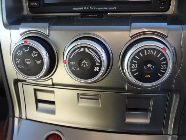 デリカＤ：５ Ｇ　ナビパッケージ　４ＷＤ　純正ＨＤＤナビ　バックカメラ　後席モニター　片側電動ドア　ＨＩＤ　アルミ　クルーズコントロール　スマートキー（9枚目）