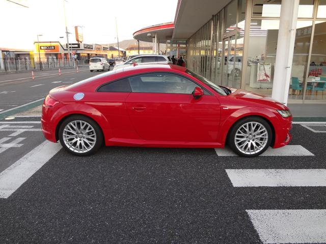 ＴＴクーペ ２．０ＴＦＳＩ　クワトロ　Ｓラインパッケージ　４ＷＤ　Ｓラインパッケージ　バーチャルコックピット　ナビ　フルセグＴＶ　Ｂｌｕｅｔｏｏｔｈ　バックカメラ　ＥＴＣ　ＬＥＤヘッドライト　アルミ　ＢＳＭ　クリアランスソナー　スマートキー（3枚目）