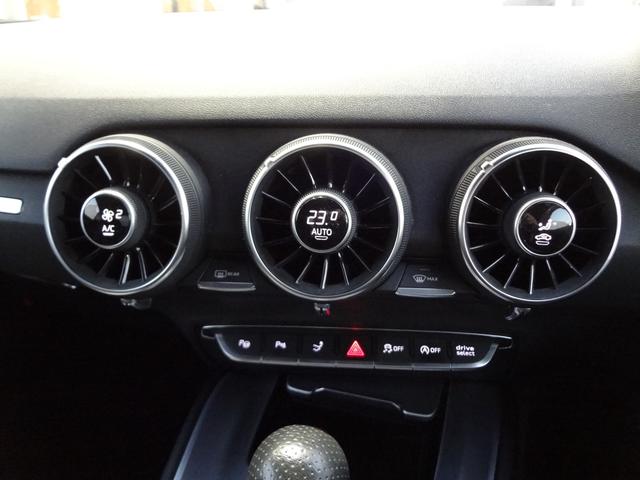 ＴＴクーペ ２．０ＴＦＳＩ　クワトロ　Ｓラインパッケージ　４ＷＤ　Ｓラインパッケージ　バーチャルコックピット　ナビ　フルセグＴＶ　Ｂｌｕｅｔｏｏｔｈ　バックカメラ　ＥＴＣ　ＬＥＤヘッドライト　アルミ　ＢＳＭ　クリアランスソナー　スマートキー（11枚目）
