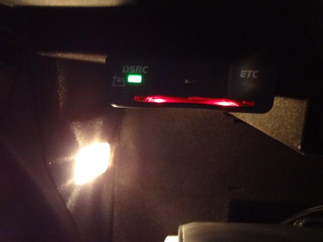 ＴＴクーペ ２．０ＴＦＳＩ　クワトロ　Ｓラインパッケージ　４ＷＤ　Ｓラインパッケージ　バーチャルコックピット　ナビ　フルセグＴＶ　Ｂｌｕｅｔｏｏｔｈ　バックカメラ　ＥＴＣ　ＬＥＤヘッドライト　アルミ　ＢＳＭ　クリアランスソナー　スマートキー（18枚目）