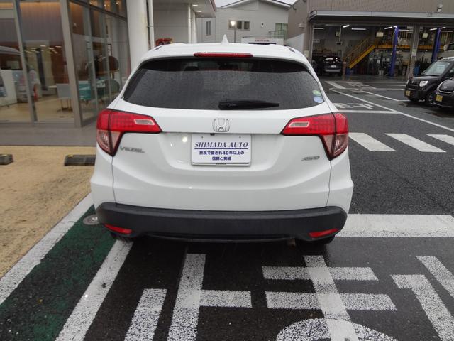 ヴェゼル Ｘ　４ＷＤ　純正８インチナビ　フルセグＴＶ　Ｂｌｕｅｔｏｏｔｈ　バックカメラ　ＥＴＣ　ドライブレコーダー　シートヒーター　クルーズコントロール　ＬＥＤヘッドライト　アルミ　衝突軽減ブレーキ　スマートキー（4枚目）