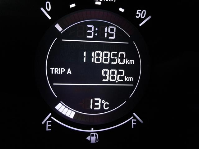 ヴェゼル Ｘ　４ＷＤ　純正８インチナビ　フルセグＴＶ　Ｂｌｕｅｔｏｏｔｈ　バックカメラ　ＥＴＣ　ドライブレコーダー　シートヒーター　クルーズコントロール　ＬＥＤヘッドライト　アルミ　衝突軽減ブレーキ　スマートキー（5枚目）