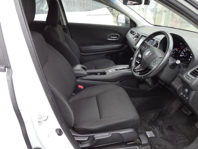 ヴェゼル Ｘ　４ＷＤ　純正８インチナビ　フルセグＴＶ　Ｂｌｕｅｔｏｏｔｈ　バックカメラ　ＥＴＣ　ドライブレコーダー　シートヒーター　クルーズコントロール　ＬＥＤヘッドライト　アルミ　衝突軽減ブレーキ　スマートキー（17枚目）