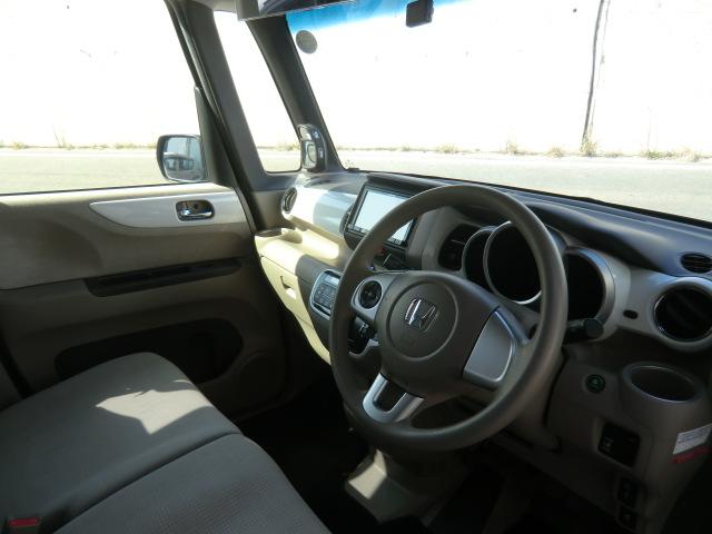 Ｎ－ＢＯＸ ２トーンカラースタイル　Ｇ・Ｌパッケージ　両側スライド片側電動ドア　ＡＶ一体型メモリーナビ　フルセグＴＶ　スマートキー　スペアキー　バックカメラ　ドラレコ　ＥＴＣ　格納型リアサンシェード　プッシュスタート　電動格納ミラースイッチ　アームレスト（23枚目）