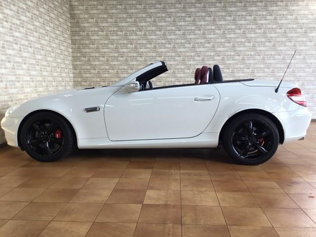 SLK350 ナビ・赤レザーシート・パワーシート・シートヒーター・エアースカーフ・ドライブレコーダー・HIDライト・フォグランプ・コーナーセンサー・ドアミラーウインカー・ETC(8枚目)