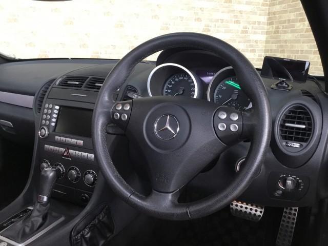 SLK350 ナビ・赤レザーシート・パワーシート・シートヒーター・エアースカーフ・ドライブレコーダー・HIDライト・フォグランプ・コーナーセンサー・ドアミラーウインカー・ETC(9枚目)