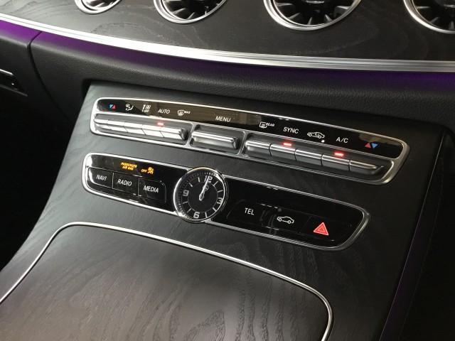 Ｅクラス Ｅ２００　クーペ　スポーツ　サンルーフ・黒革・ナビＴＶ・バックカメラ・コーナーセンサー・３６０度カメラ・アダクティブクルーズコントロール・ブラインスポット・カープレイアンドロイド対応・道路標識アシスト（21枚目）