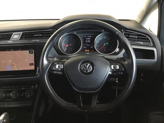 ゴルフトゥーラン ＴＤＩ　コンフォートライン　７人乗・ディーゼル車・ナビＴＶ・カープレーアンドロイド対応・バックカメラ・追突軽減車・アダクティブクルーズコントロール・ブラインドスポット・リヤトラフィックアラート（19枚目）
