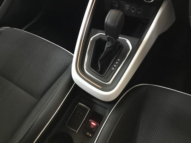 ルーテシア インテンス　テックパック　追突軽減車・カープレーアンドロイド対応・バックカメラ・コーナーセンサー・半レザー調シート・ステアリングヒーター・アダクティブクルーズコントロール・ブラインドスポット（22枚目）