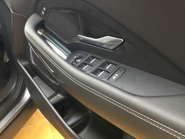 Ｅペイス Ｒ‐ダイナミック　ＳＥ　Ｄ２００　ディーゼル車・４ＷＤ車・黒革パワーシートヒーター付き・ナビ・カープレイアンドロイド対応・Ｂｌｕｔｅｏｏｔｈ・ＵＳＢ・追突軽減車・アダクティブクルーズコントロール・ブラインドスポット・３Ｄサウンドカメラ（26枚目）