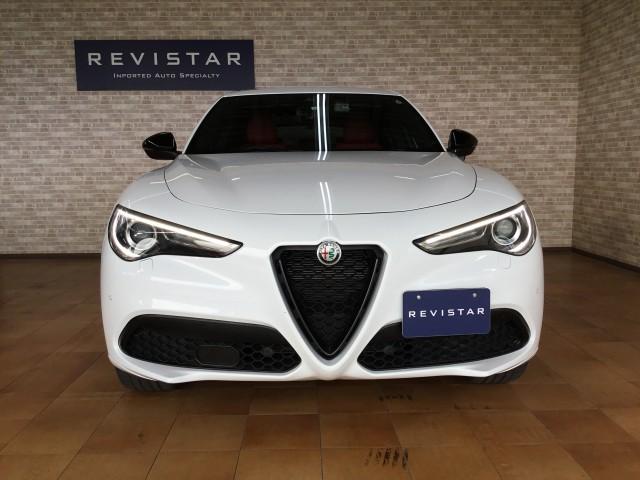 ステルヴィオ ２．２ターボ　ディーゼルＱ４ヴェローチェ　クリーンディーゼル車・赤レザーパワーシートヒーター付き・ナビＴＶ・バックカメラ・コーナーセンサー・ハーマンカードンステレオ・アダクティブクルーズコントロール・ブラインドスポット・追突軽減車（3枚目）