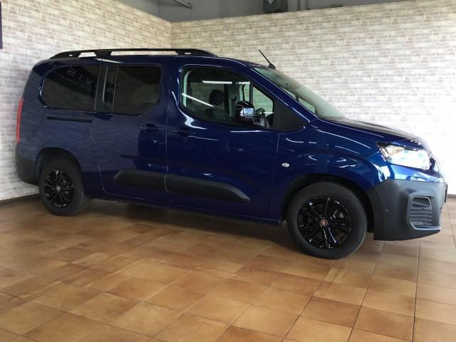 ドブロ マキシ ディーゼル車・7人乗・アクティブブレーキ追突軽減車・アダクティブクルーズコントロール・インテリジェントハイビーム・カープレイ対応・Bluetooth・USB・バックカメラ・コーナーセンサー(12枚目)