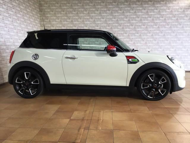 MINI クーパーSD クリーンディーゼル車・JCW18インチアルミホイル・ナビ・Bluetooth・USB・ユニオンジャックパーツアクセサリー・センター二本出しマフラー・LEDライ(12枚目)