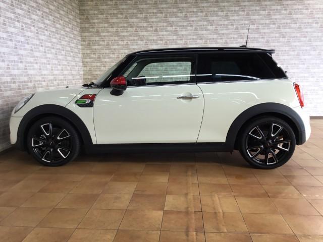 MINI クーパーSD クリーンディーゼル車・JCW18インチアルミホイル・ナビ・Bluetooth・USB・ユニオンジャックパーツアクセサリー・センター二本出しマフラー・LEDライ(13枚目)