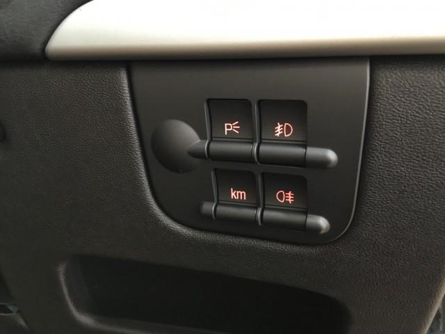 アルファ159スポーツワゴン 2.2 JTS セレスピードプログレッション ブラックレザーシートヒーター・ナビ・TV・DVD再生・CD・ETC・コーナーセンサー・HIDライト・フォグランプ・パドルシフト・3連メーター・プッシュスタート(24枚目)