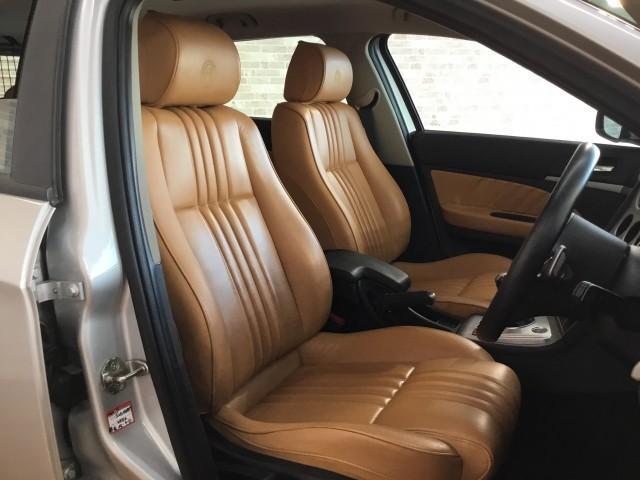 アルファ159スポーツワゴン 2.2 JTS セレスピードプログレッション ブラックレザーシートヒーター・ナビ・TV・DVD再生・CD・ETC・コーナーセンサー・HIDライト・フォグランプ・パドルシフト・3連メーター・プッシュスタート(27枚目)