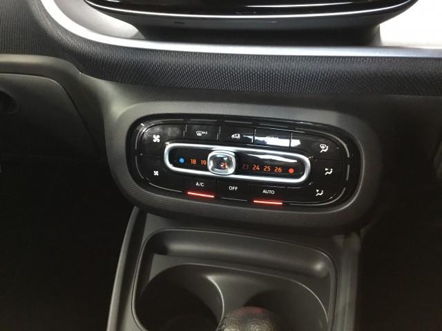 スマートフォーツークーペ ターボ　ガラスルーフ・黒革シートヒーター・クルーズコントロール・追突警告音機能・Ｂｌｕｔｅｏｏｔｈ・ＵＳＢ・デジタルインナーミラー・バックカメラ・コーナーセンサー・ステアングスイッチ・１５インチアルミホイル（11枚目）