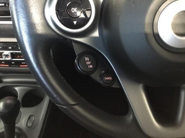 スマートフォーツークーペ ターボ　ガラスルーフ・黒革シートヒーター・クルーズコントロール・追突警告音機能・Ｂｌｕｔｅｏｏｔｈ・ＵＳＢ・デジタルインナーミラー・バックカメラ・コーナーセンサー・ステアングスイッチ・１５インチアルミホイル（13枚目）