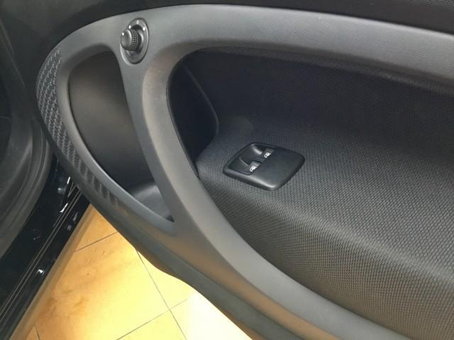 スマートフォーツークーペ ターボ　ガラスルーフ・黒革シートヒーター・クルーズコントロール・追突警告音機能・Ｂｌｕｔｅｏｏｔｈ・ＵＳＢ・デジタルインナーミラー・バックカメラ・コーナーセンサー・ステアングスイッチ・１５インチアルミホイル（17枚目）