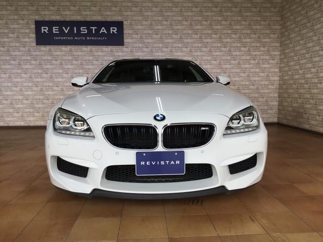 Ｍ６ ベースグレード　黒革パワーシートヒーター付・カーボンルーフ・ヘッドアップディスプレイ・ナビＴＶ・Ｂｌｕｅｔｏｏｔｈ・ＵＳＢ・ＤＶＤ・アダプティブＬＥＤヘッドライト・フロントモニター・バックカメラ・コーナーセンサー（3枚目）