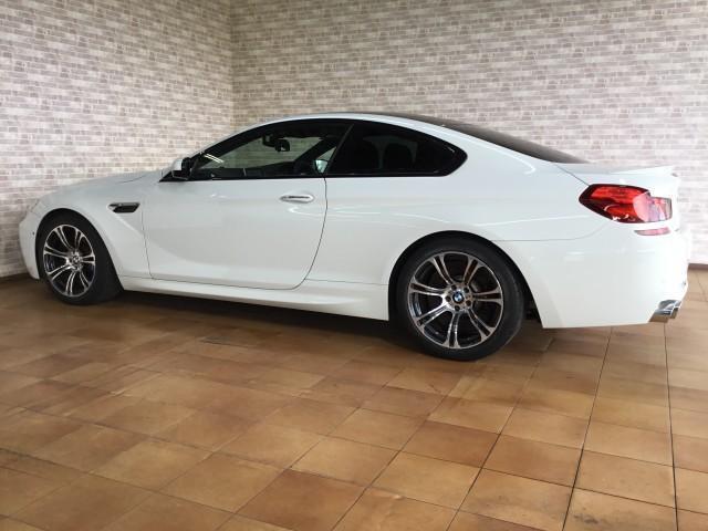 Ｍ６ ベースグレード　黒革パワーシートヒーター付・カーボンルーフ・ヘッドアップディスプレイ・ナビＴＶ・Ｂｌｕｅｔｏｏｔｈ・ＵＳＢ・ＤＶＤ・アダプティブＬＥＤヘッドライト・フロントモニター・バックカメラ・コーナーセンサー（13枚目）