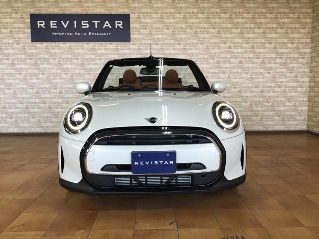 ＭＩＮＩ クーパー　コンバーチブル　メーカー保証・電動オープンＴＯＰ・茶革シートヒーター・カープレイ対応・ワイヤレス充電・Ｂｌｕｔｅｏｏｔｈ・ＵＳＢ・タイプＣ・追突軽減車・アダクティブクルーズコントロール・バックカメラ・コーナーセンサー（4枚目）