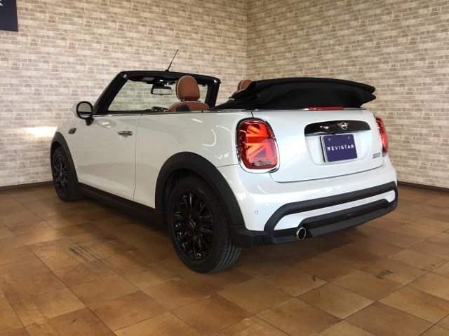 ＭＩＮＩ クーパー　コンバーチブル　メーカー保証・電動オープンＴＯＰ・茶革シートヒーター・カープレイ対応・ワイヤレス充電・Ｂｌｕｔｅｏｏｔｈ・ＵＳＢ・タイプＣ・追突軽減車・アダクティブクルーズコントロール・バックカメラ・コーナーセンサー（14枚目）
