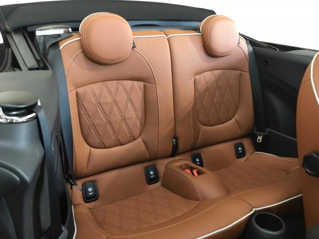 ＭＩＮＩ クーパー　コンバーチブル　メーカー保証・電動オープンＴＯＰ・茶革シートヒーター・カープレイ対応・ワイヤレス充電・Ｂｌｕｔｅｏｏｔｈ・ＵＳＢ・タイプＣ・追突軽減車・アダクティブクルーズコントロール・バックカメラ・コーナーセンサー（31枚目）